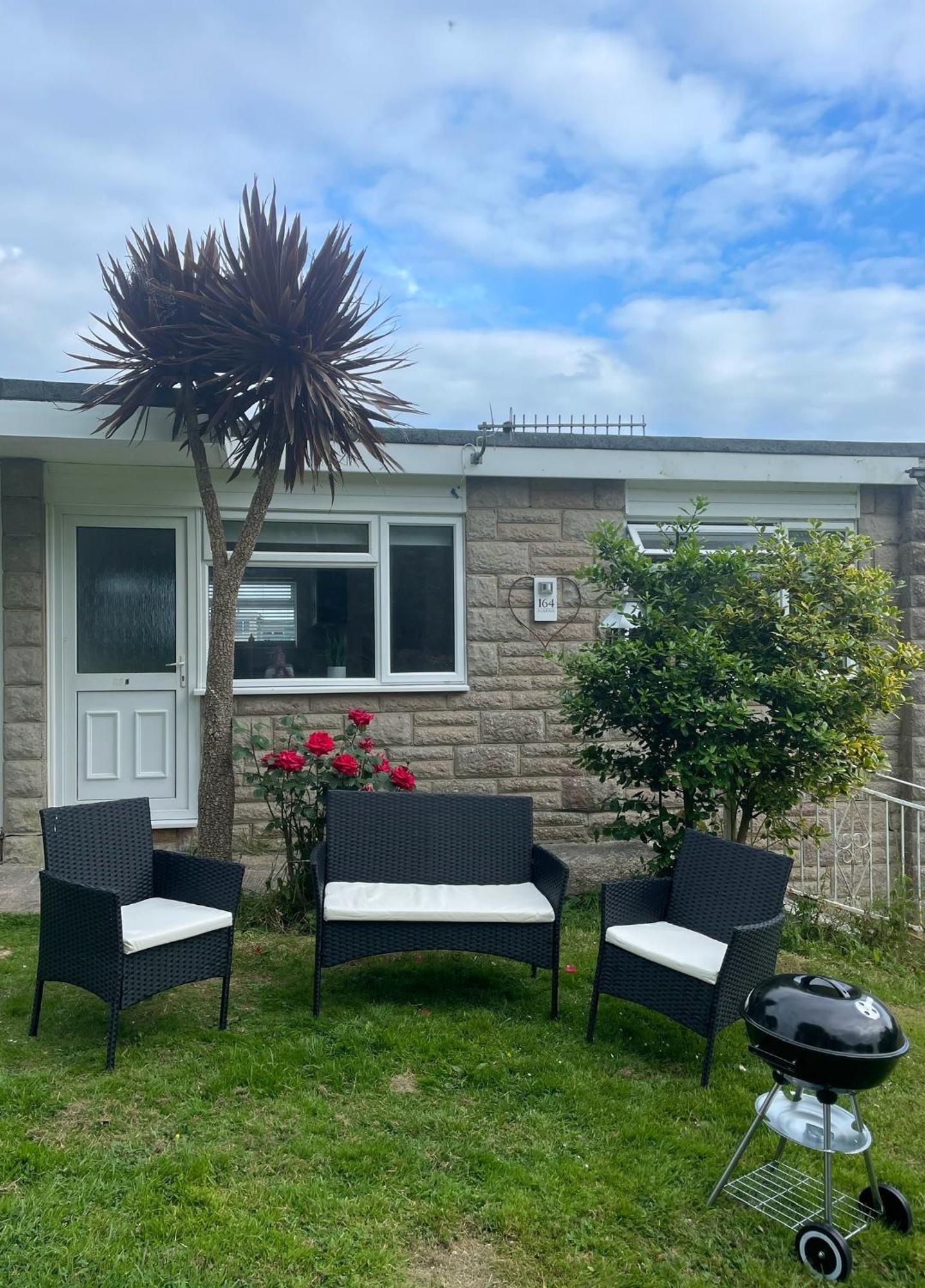 Look No Further Gorgeous Newly Renovated Contemporary Chalet Sandown Bay Holiday Centre Eksteriør bilde