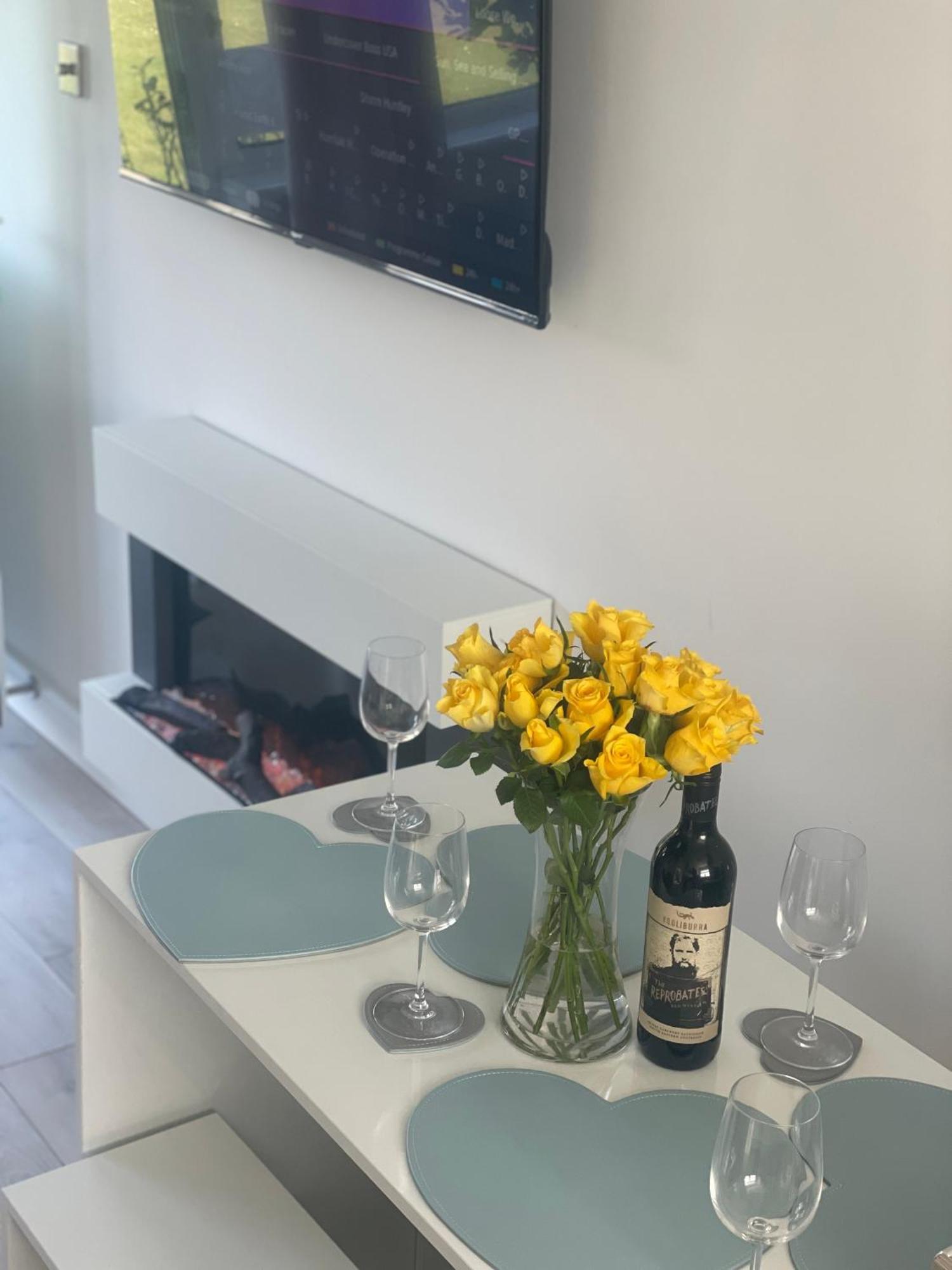 Look No Further Gorgeous Newly Renovated Contemporary Chalet Sandown Bay Holiday Centre Eksteriør bilde